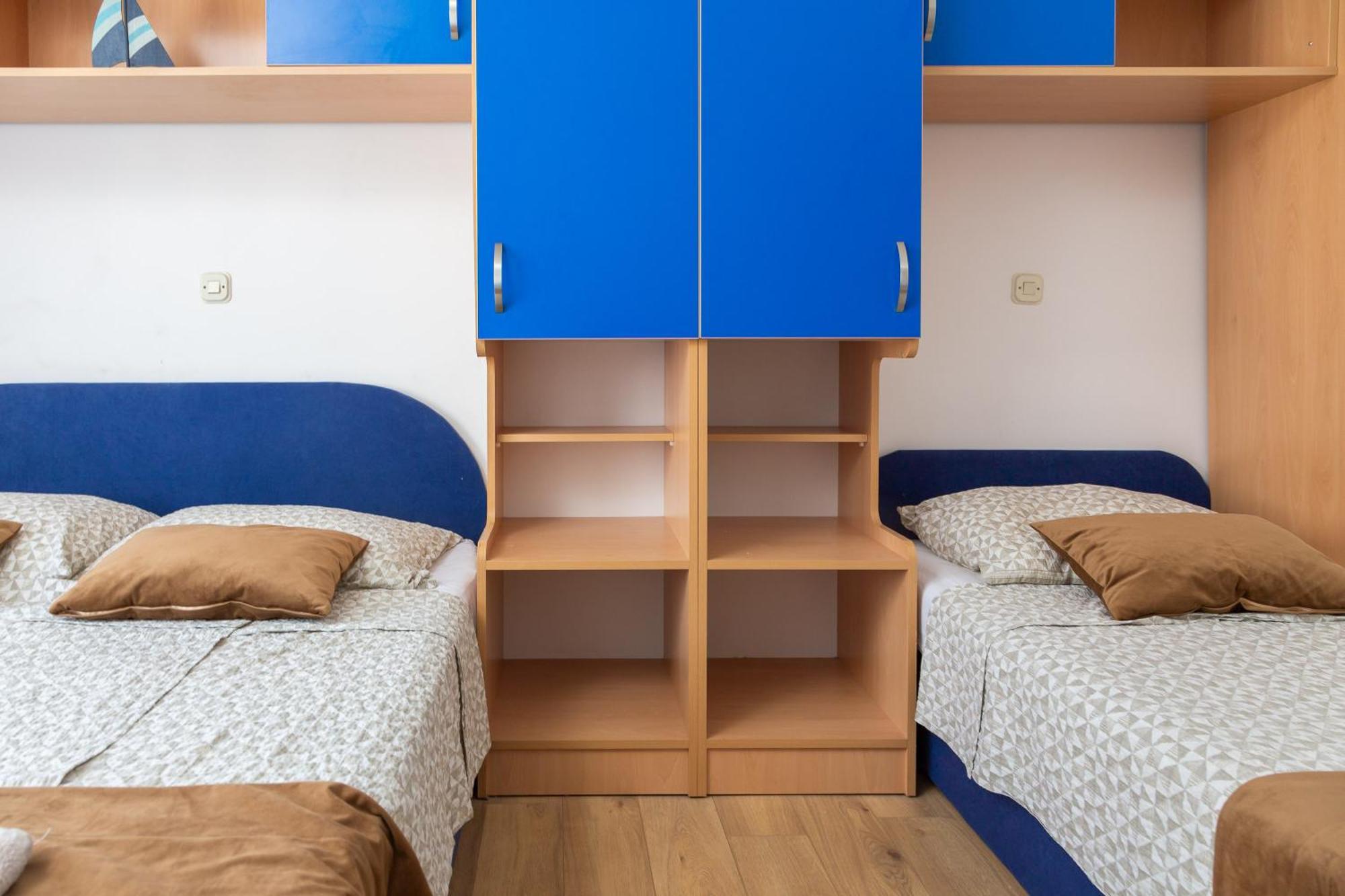 Apartments Near Central Beach With Free Parking Makarska Room photo